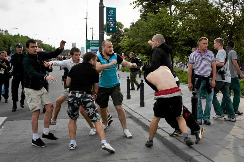 Bójki przed meczem Polska - Rosja podczas Euro 2012