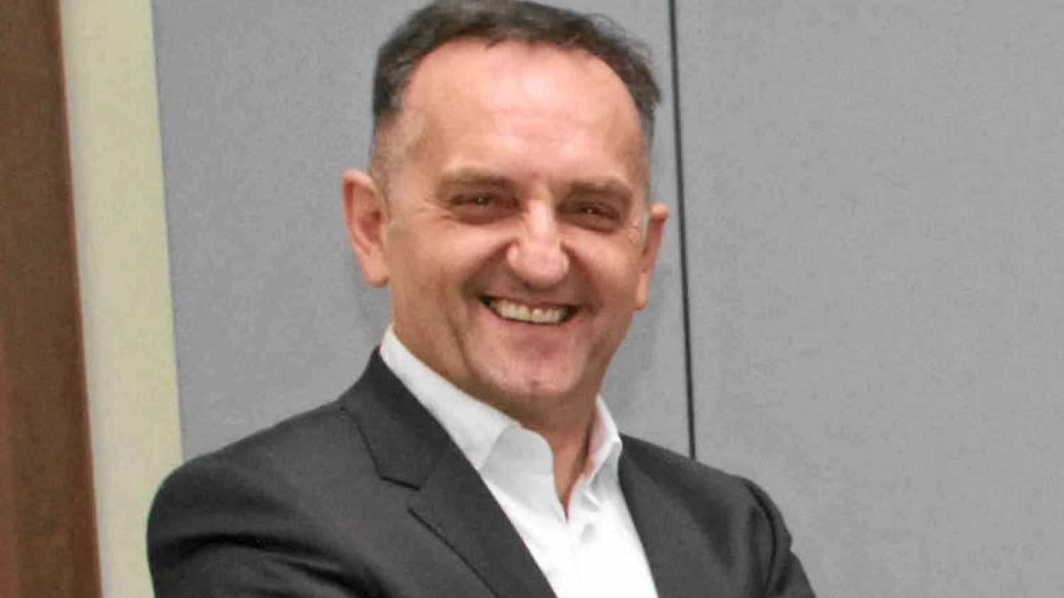 Grzegorz Ślak daje pracownikom podwyżki za przejście na nieoskładkowaną umowę. Co na to ZUS? "Mamy możliwość kontroli", "To nielegalne"