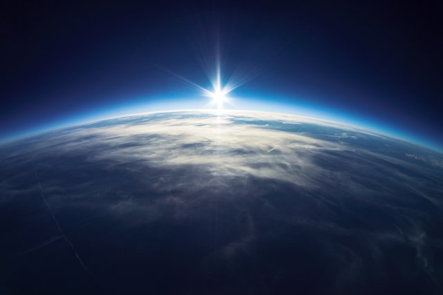 Jak ma się prawo do kwestii przestrzeni kosmicznej.