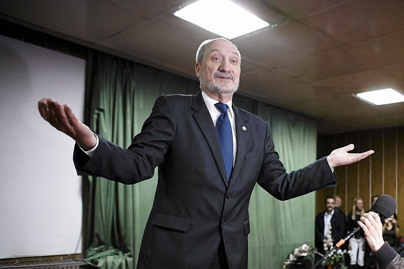 PiS zbadało, że kompromitacje Antoniego Macierewicza wokół katastrofy smoleńskiej już nie mogą zaszkodzić partii.