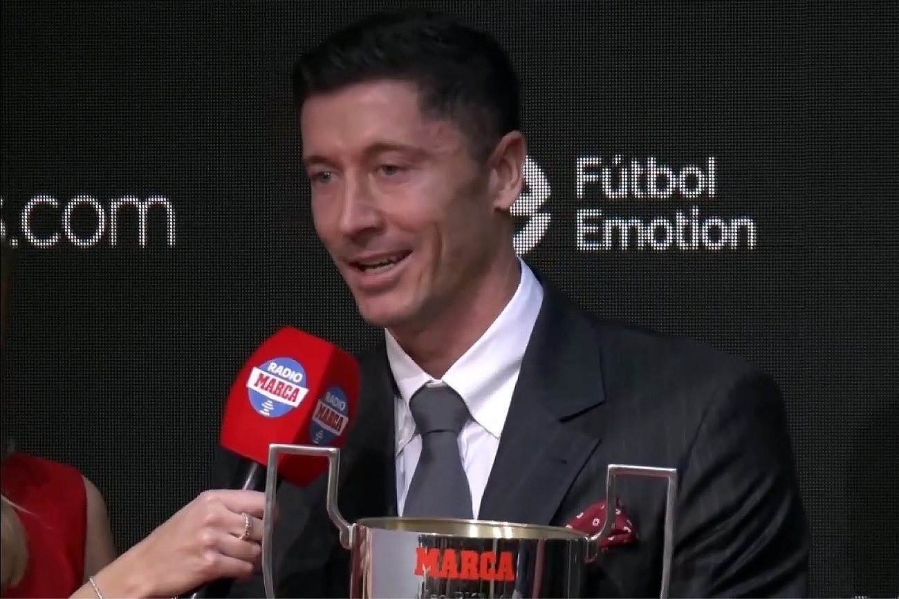 Robert Lewandowski mówiący po hiszpańsku