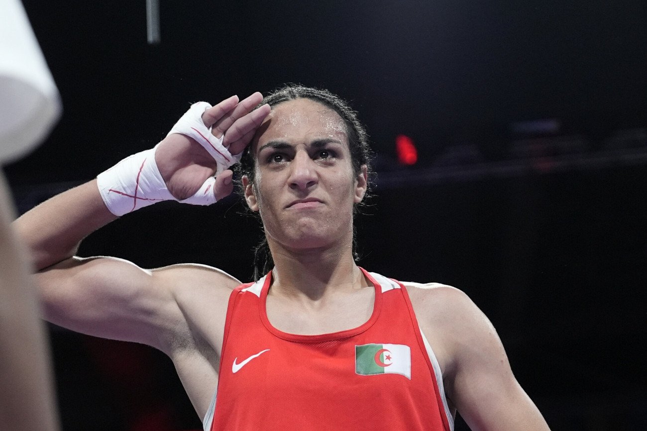 Imane Khelif, algierska bokserka, wzbudza ogromne kontrowersje podczas Igrzysk Olimpijskich w Paryżu.