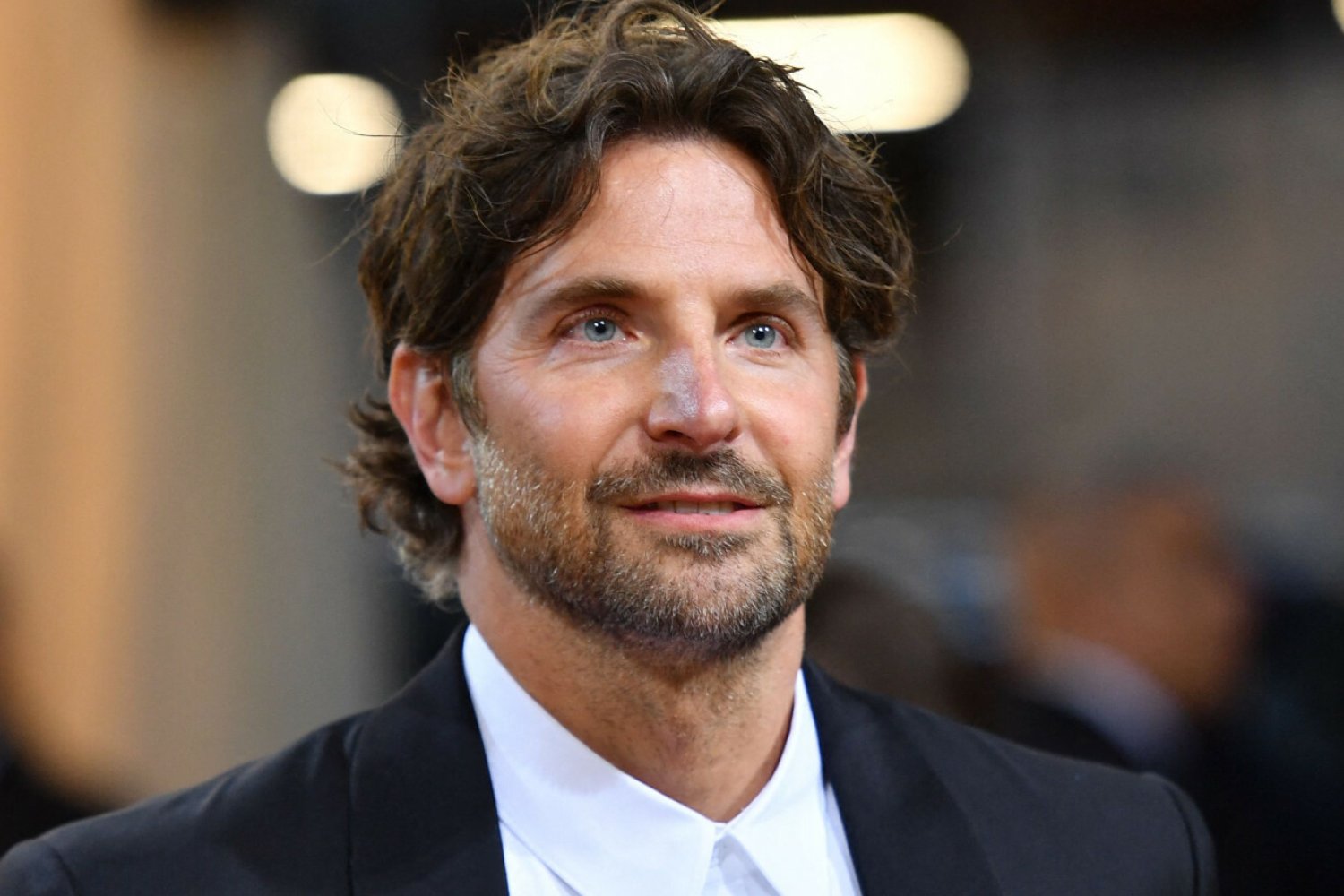 Bradley Cooper opowiedział Bearowi Gryllsowi o swoim uzależnieniu.