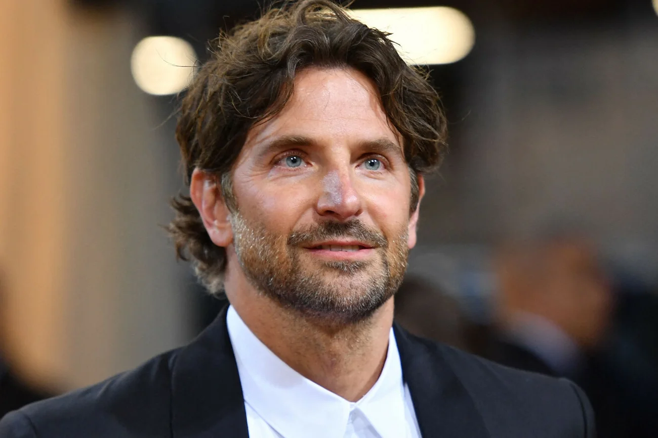 Bradley Cooper opowiedział Bearowi Gryllsowi o swoim uzależnieniu. Bradley Cooper opowiedział Bearowi Gryllsowi o swoim uzależnieniu.
