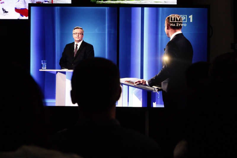 Kandydaci obiecali ujawnienie umów zawieranych przez ich sztaby.