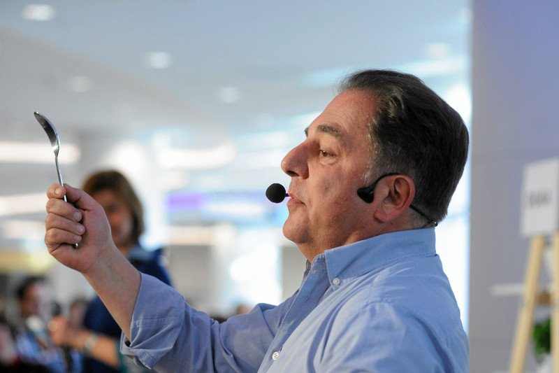 Robert Makłowicz liczył na przeprosiny ze strony telewizji. Zdziwi się. TVP odpiera, że "nie opisuje stanu faktycznego"