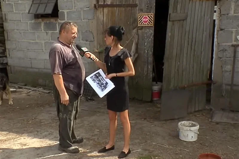 W nadawanym na antenie TVP Info programie "W tyle wizji" pokazano materiał, w którym o Donalda Tuska pytano prostych ludzi ze wsi. I trudno ocenić, kogo telewizja publiczna próbowała tym ośmieszyć.