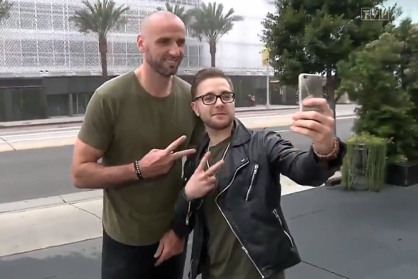 Marcin Bakalarski poleciał do USA bez wizy już 11 listopada. Jak to możliwe? - pyta wiele osób, skoro system działał od tego dnia, a trzeba się w nim zarejestrować najpóźniej 72 godziny przed podróżą.