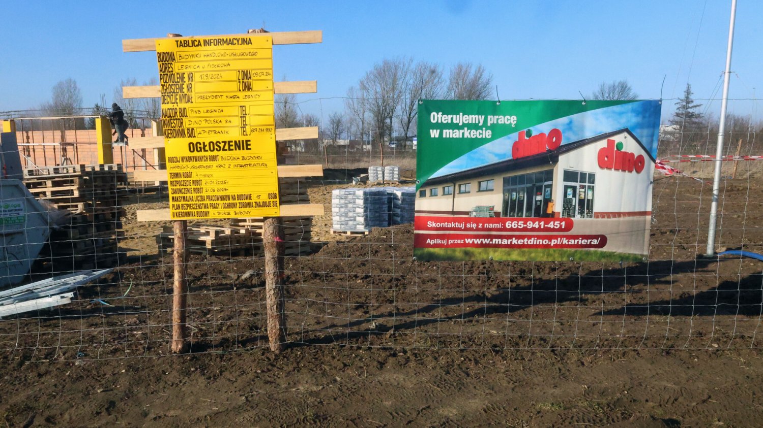 Sklepy Dino wyrastają jak grzyby po deszczu. Gdzie są budowane? Dino przegoniło Lidla. Gdzie powstają nowe sklepy w 2025 r.?