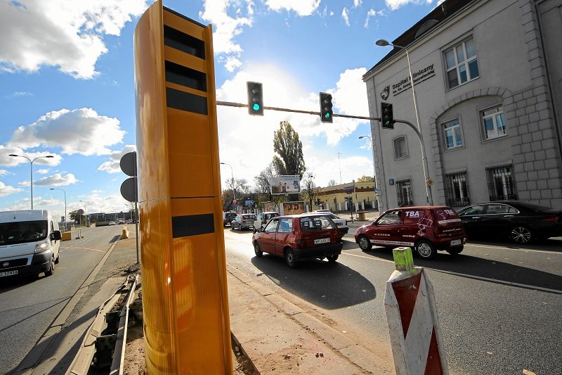 Co z tego, że fotoradar stoi, ale nie ma z niego użytku poza tym, że od czasu do czasu błyśnie komuś w oczy...