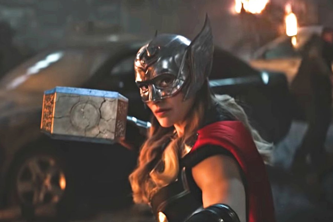 Natalie Portman jako Jane Foster w filmie "Thor: Miłość i grom"