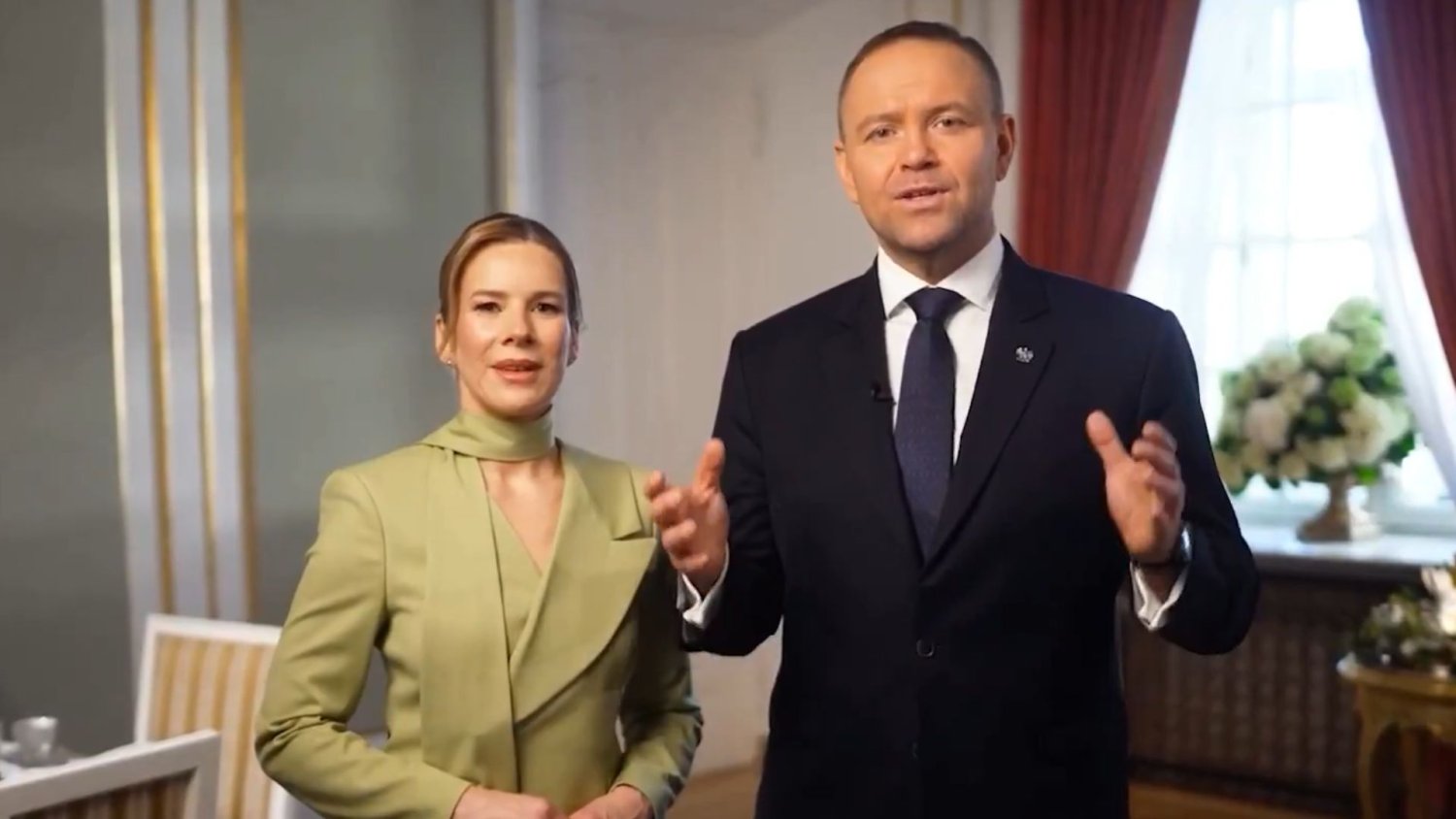 Tusk, Nawroccy i Kaczyński z życzeniami na Wielkanoc. Każdy przemycił coś jeszcze