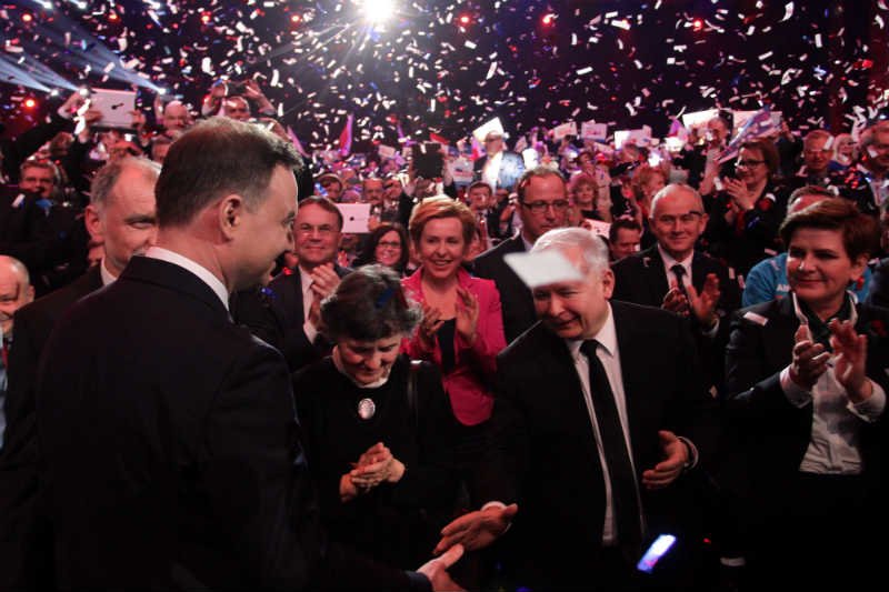 Tylko PiS wchodzi w kampanię wyborczą zdeterminowany i zjednoczony. W PO i SLD konflikty.