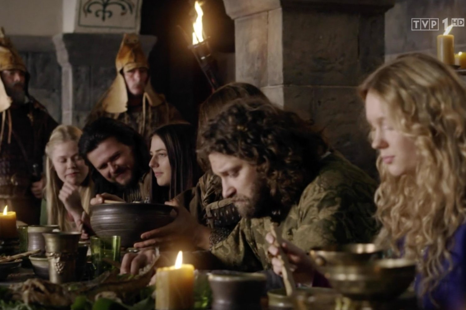 Na tym ujęciu z "Korony Królów" czai się Jon Snow. Serio.