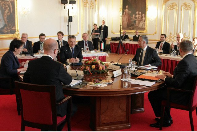 „Grupa Wyszehradzka rozpadła się” – czeska prasa ostro o stanowisku Polski na głosowaniu ws. przyjęcia uchodźców