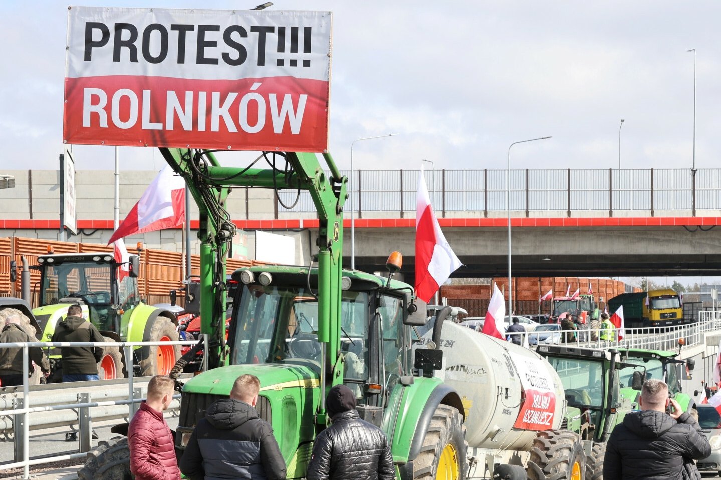 O co tak naprawdę chodzi rolnikom? Ekspertka mówi o celach politycznych.