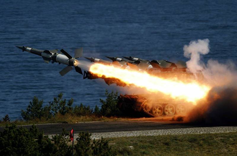 Wystrzelenie rakiet podczas ćwiczeń Anaconda