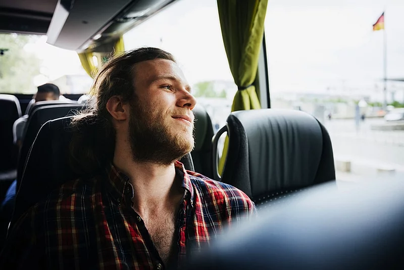 W obrębie Niemiec istnieje ok. 400 połączeń autobusowych między miastami, miasteczkami i innymi miejscowościami.