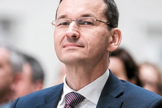 Premier Mateusz Morawiecki wczoraj założył konto na Twitterze. W ciągu paru godzin od obserwowanych dodało go kilkanaście tysięcy użytkowników.