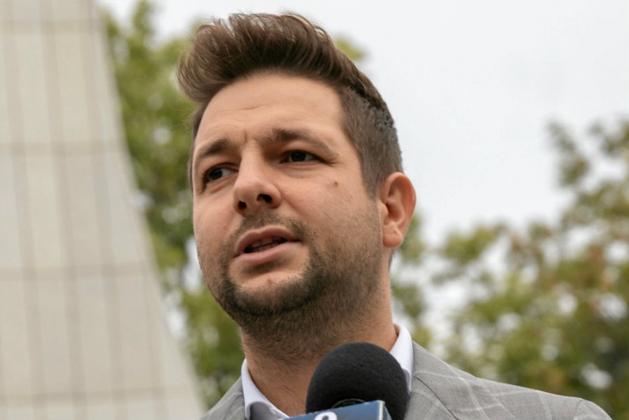 Jan Kanthak porównał Patryka Jakiego do Kazimierza Wielkiego po wstrząsającym raporcie NIK na temat programu Praca dla więżniów.