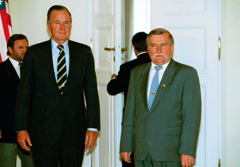 21.07.1995 roku. Prezydent USA George Bush i prezydent Lech Wałęsa w Pałacu Prezydenckim w Warszawie