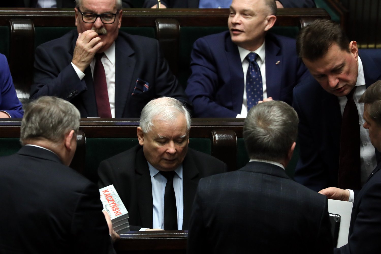 Jarosław Kaczyński jeszcze nie przekonał partii do swojego pomysłu obcięcia płac.