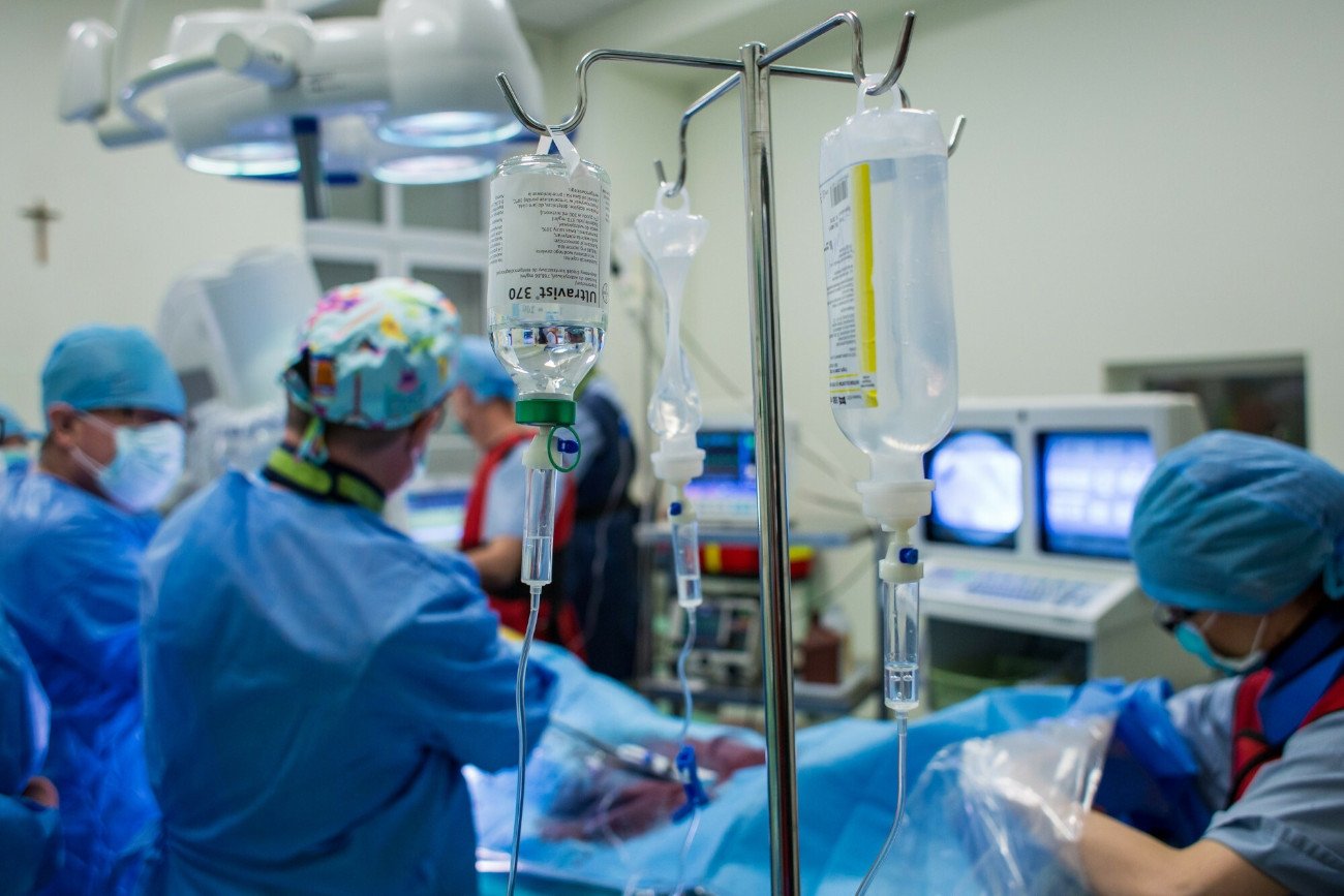 Nowi medyczni specjaliści mają odciążyć chirurgów w ich pracy. Część lekarzy jest jednak sceptyczna.