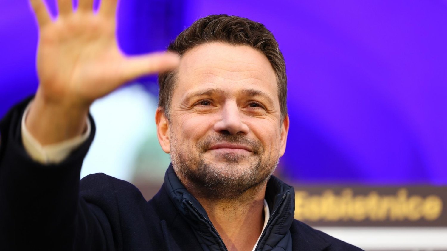 Rafał Trzaskowski dostał podwyżkę. Rafał Trzaskowski dostał podwyżkę.