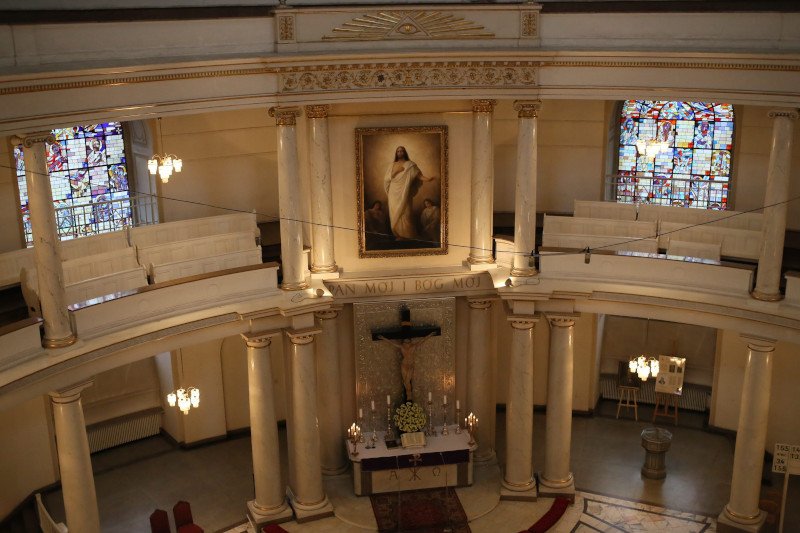 Niektóre parafia odwołały nabożeństwa, inne wprowadziły zapisy i limit wiernych. Tak Kościół Ewangelicko-Augsburski szykuje się na Wielkanoc. Na zdjęcie: kościół w Warszawie.