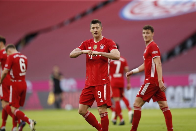 Robert Lewandowski niemal na pewno pobije rekord Bundesligi