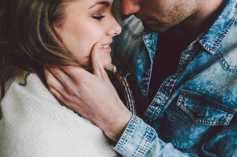 Narcyz wie, jak manipulować swoją ofiarą.