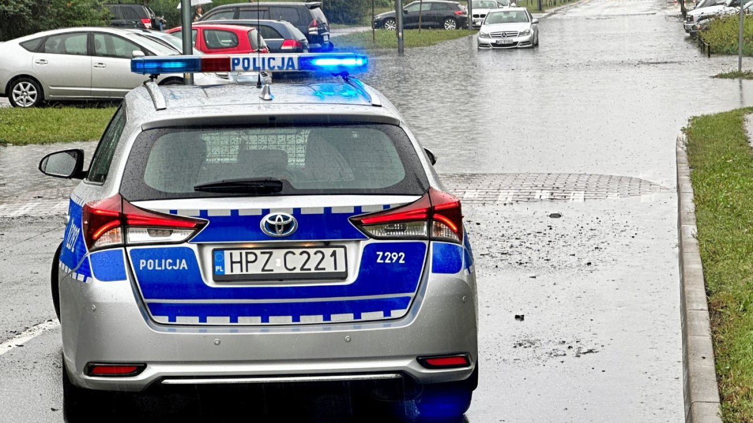 Pilny apel warszawskiej policji. Ta grupa powinna szczególnie uważać. Pilny apel policji w Warszawie. Chodzi o warunki pogodowe w stolicy.