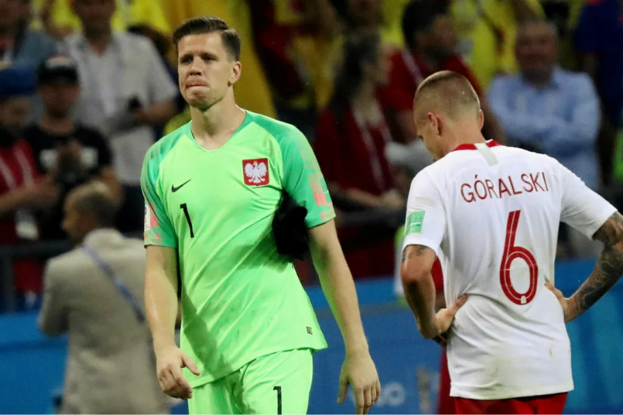 Wojciech Szczęsny aż trzy razy musiał wyciągać piłkę z siatki w meczu z Kolumbią.
