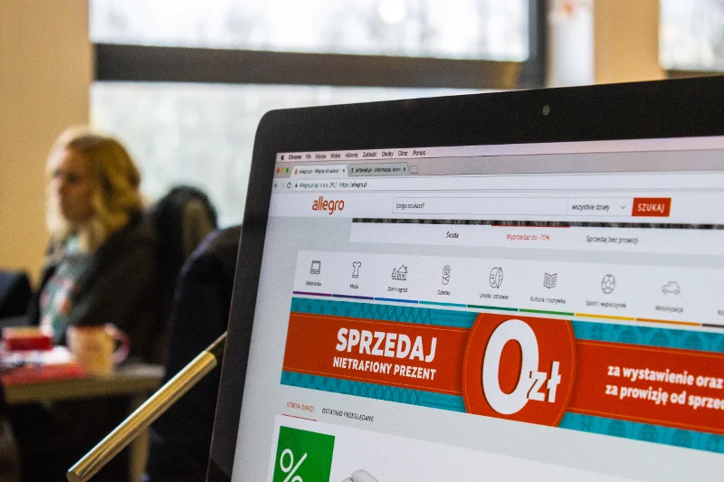 Internet pęka od ofert sprzedaży niechcianych prezentów. Znajdziemy je choćby na Allegro czy OLX.