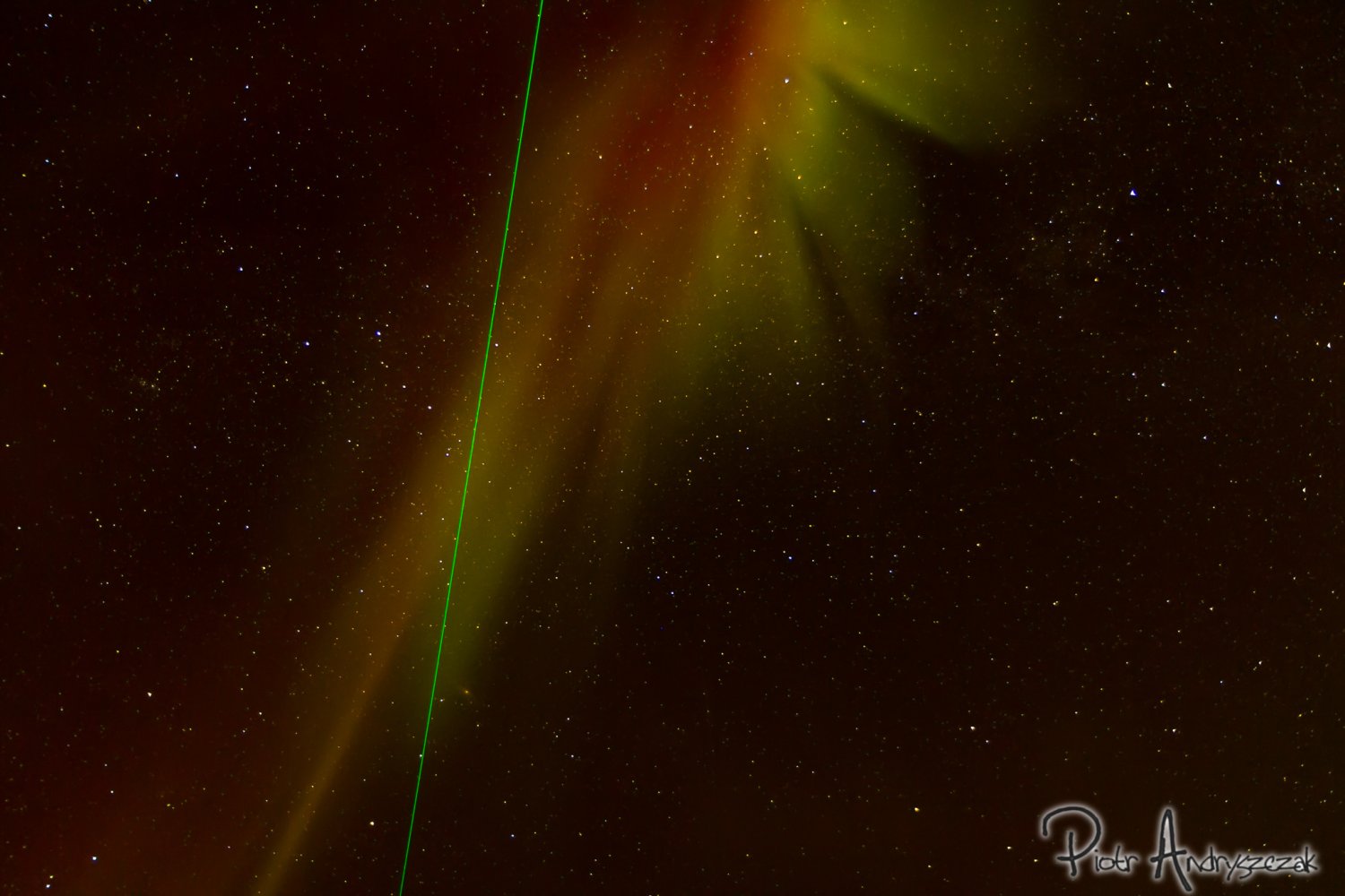 Na pierwszym planie światło lasera urządzenia pomiarowego LIDAR (13.11)