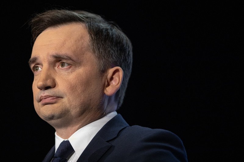 "Gazeta Wyborcza" pisze o przeszłości żony Zbigniewa Ziobry. Patrycja Kotecka doniesieniom tym zaprzecza.