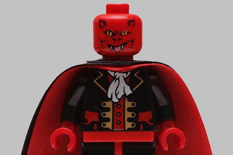 Badacze stwierdzili, że nowe figurki LEGO są mniej uśmiechnięte niż modele sprzed lat.