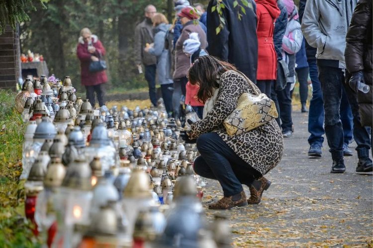 Adam Niedzielski: nie będzie dnia wolnego od pracy 2 listopada.