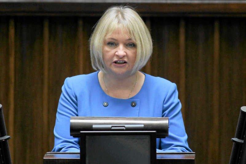 Posłanka PiS, Barbara Bartuś na sejmowej mównicy.