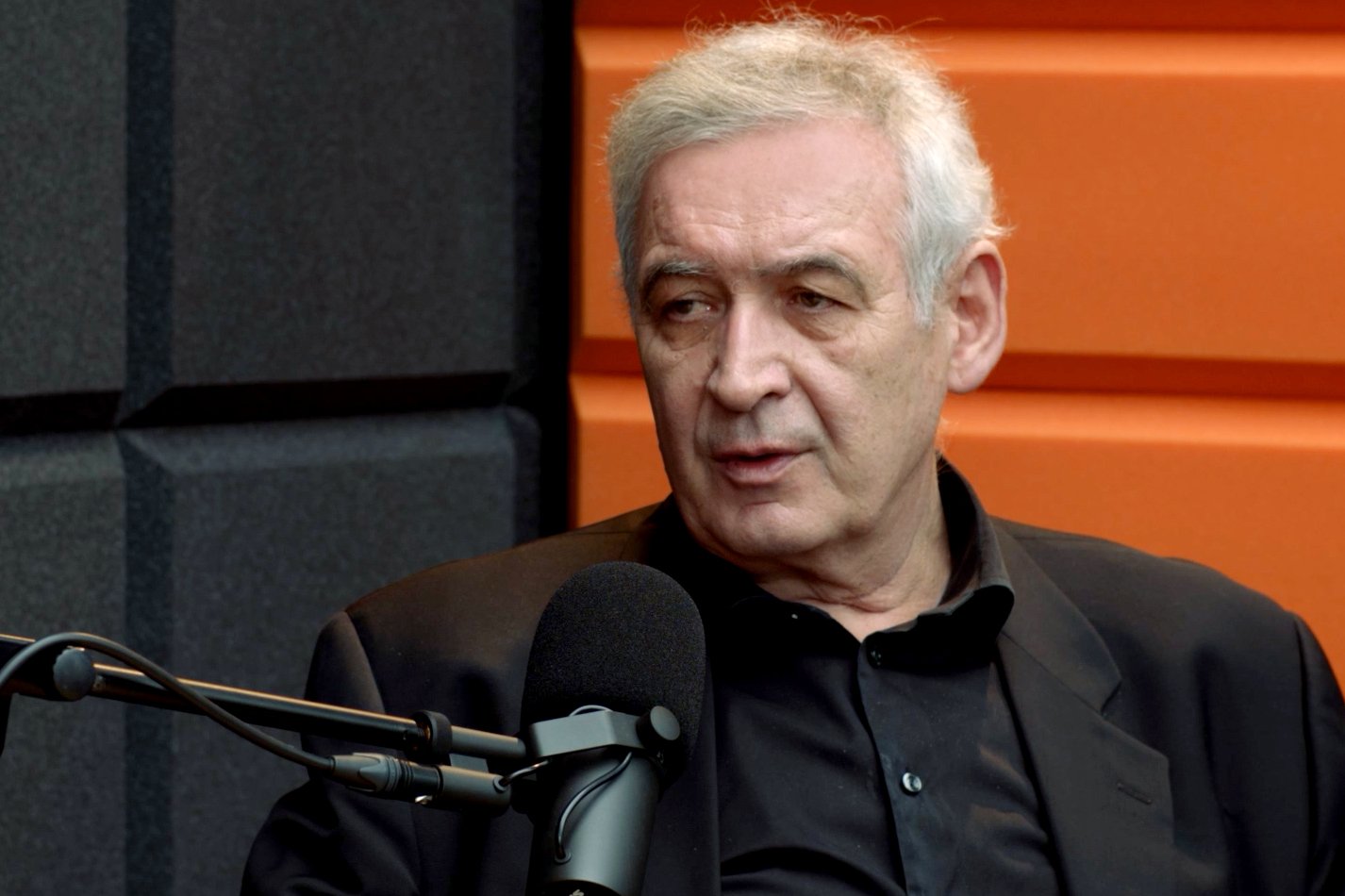 "Ja sobie mentalnie unieważniłem Mur Berliński" - mówi wybitny menadżer kultury Waldemar Dąbrowski