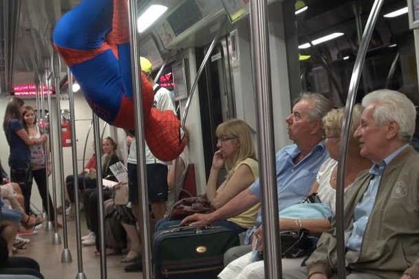 Warszawski Spiderman SA Wardęga w akcji