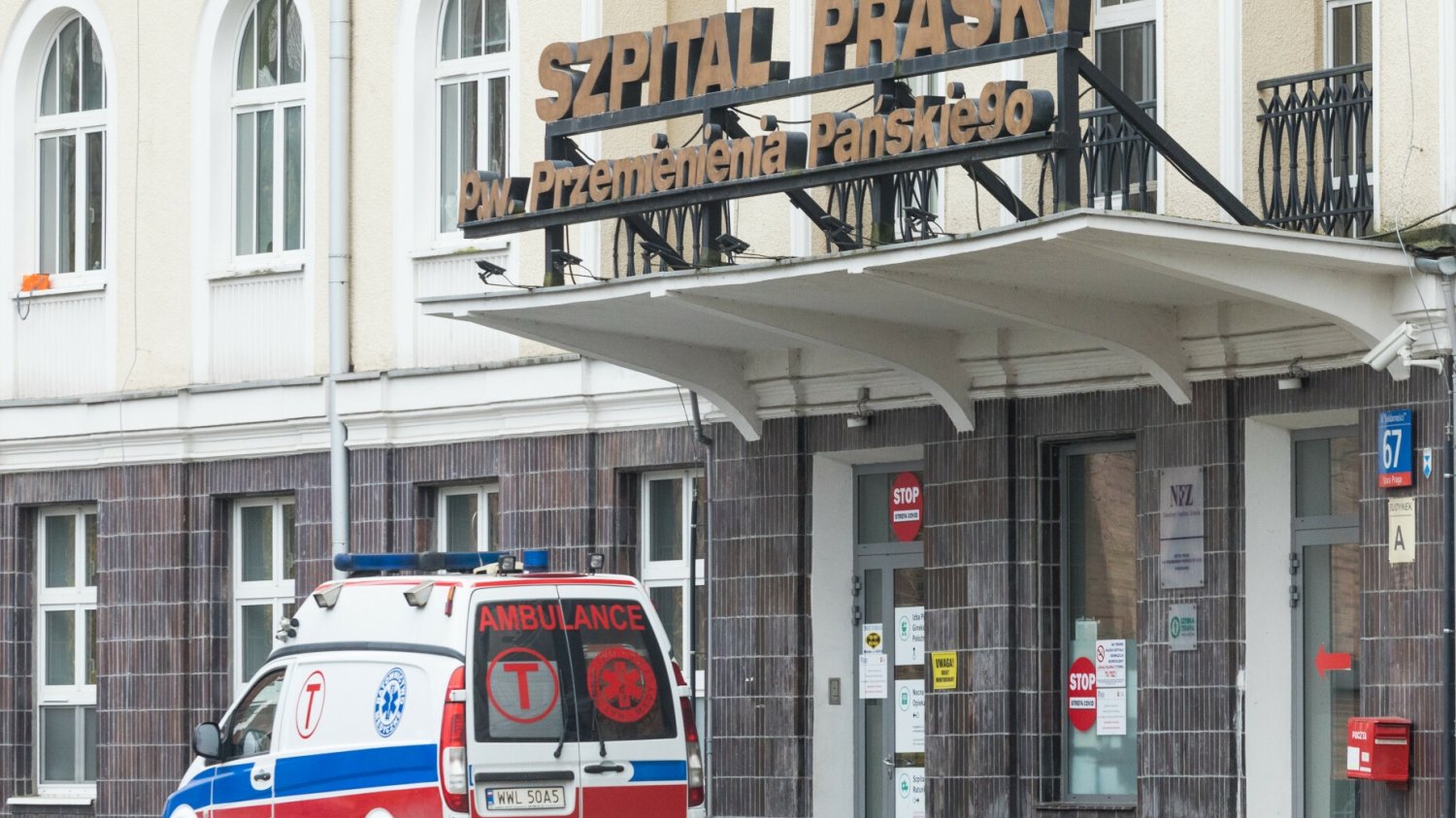 66-latek wyskoczył z okna Szpitala Praskiego.