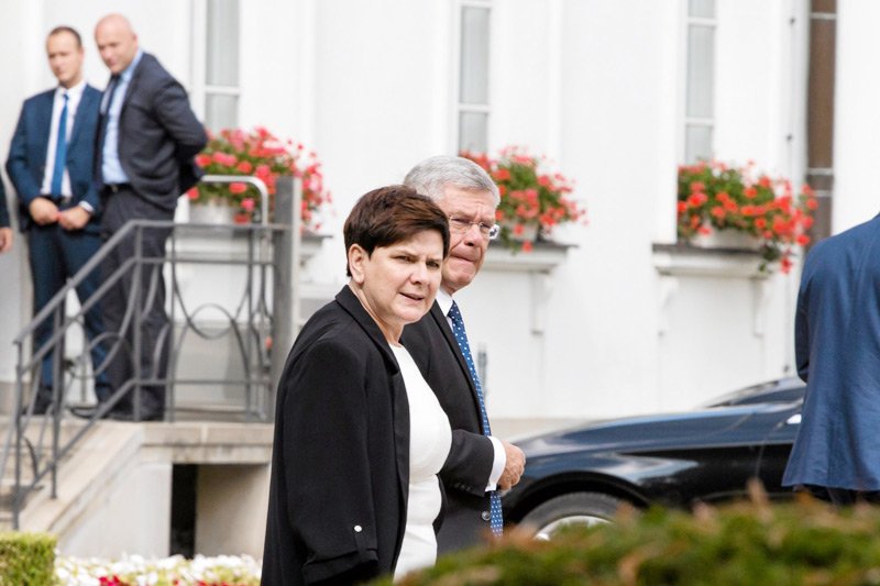 Premier Beata Szydło oraz marszałkowie Sejmu i Senatu - Marek Kuchciński i Stanisław Karczewski przyjechali na spotkanie z prezydentem Andrzejem Dudą.