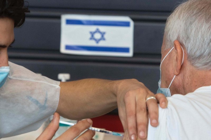 Izrael nie zwalnia ze szczepieniami. Teraz zapowiedział, że zaszczepi osoby powyżej 16 roku życia.