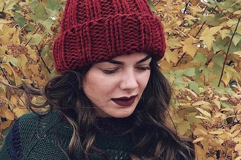 Czapki, kapelusze i kaszkiety. W najbliższych miesiącach nakrycie głowy to dodatek numer jeden!