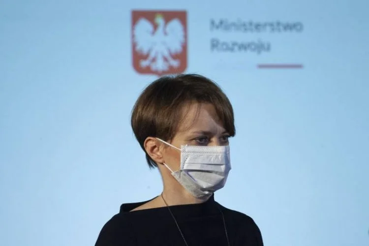 Emilewicz może uniknąć kary za swój wypad w góry. Wyjazd w góry Emilewicz. Czy będzie kara od władz PiS?
