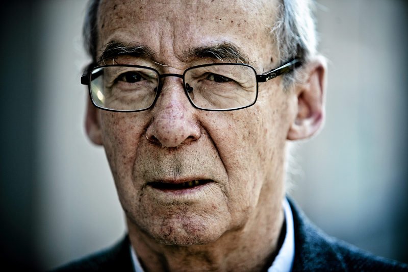 Gdzie jest pomnik cywilnych ofiar powstania? - pyta historyk prof. Andrzej Paczkowski.