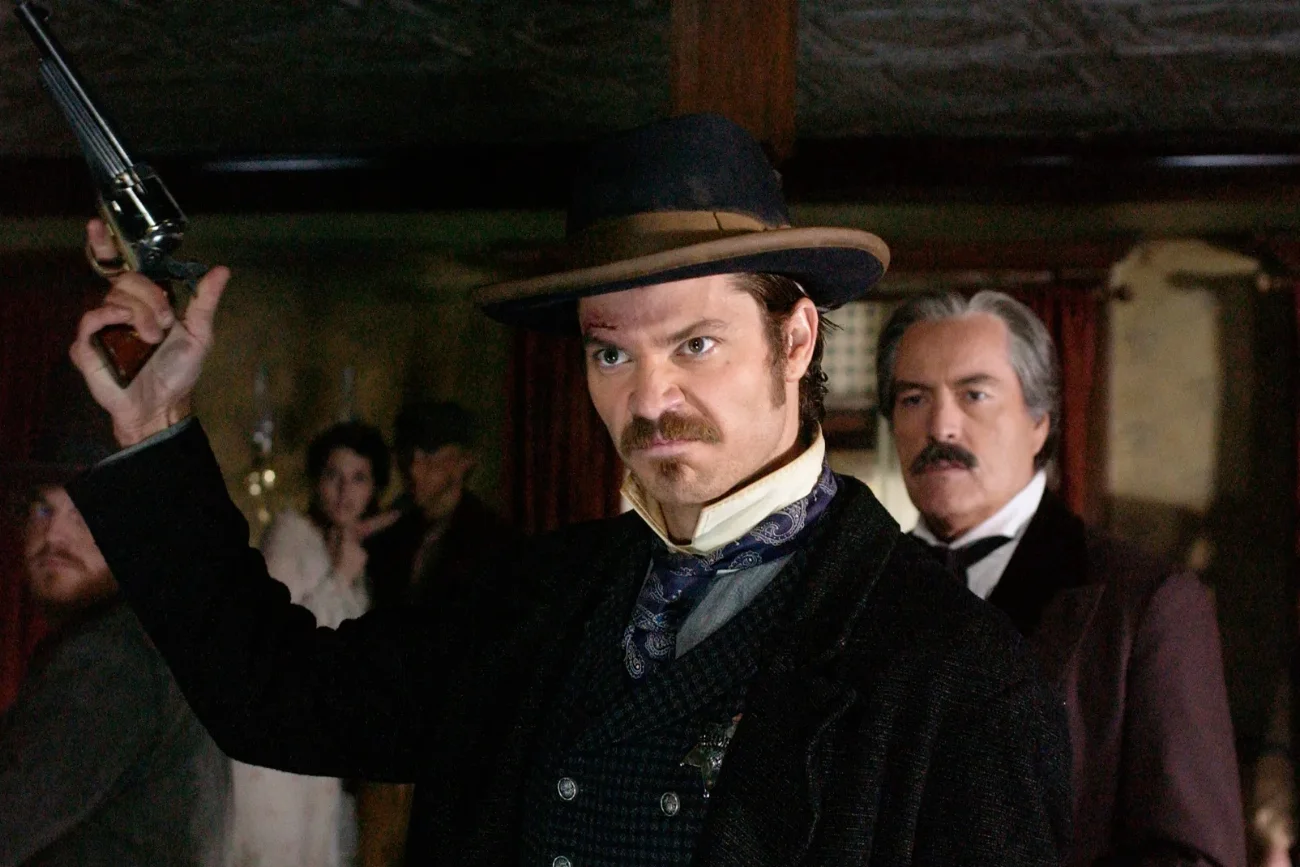 Fot. kadr z serialu "Deadwood"