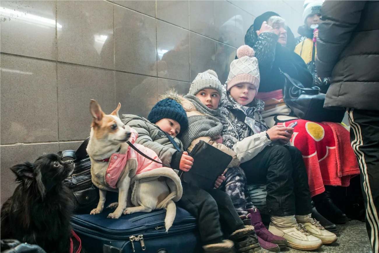 Już ponad 1,2 mln uchodźców z Ukrainy przybyło do Polski. Są to głównie kobiety z dziećmi. W Polsce mogą bezpłatnie uzupełnić obowiązkowe szczepienia ochronne.