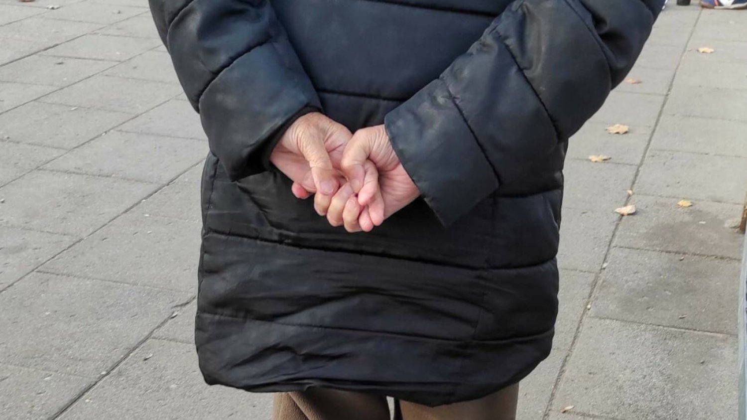 38-latek, który zmarł po przewróceniu się na chodnik, opiekował się babcią